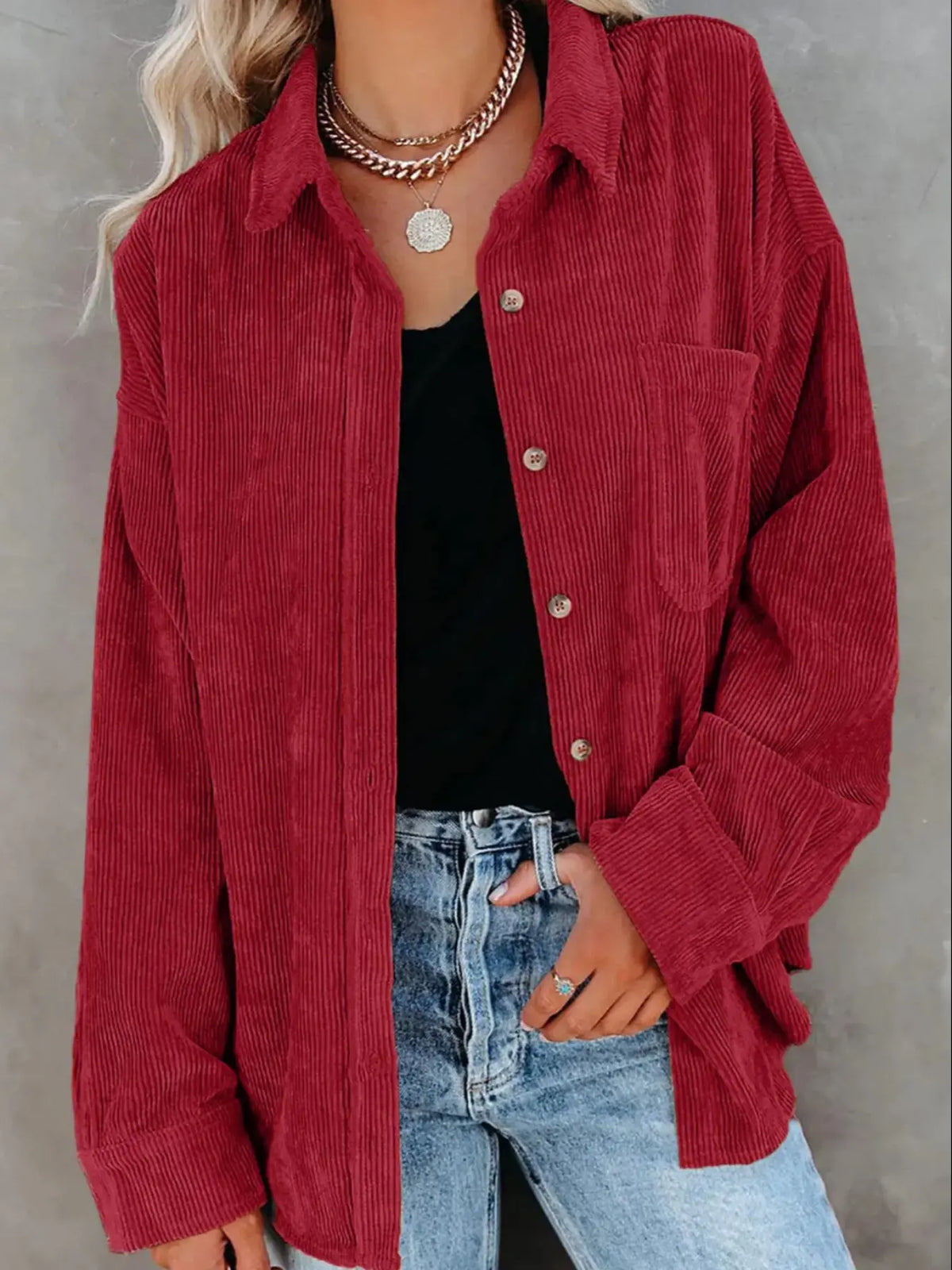 Chemise en Velours Côtelé Boutonnée – Coupe Oversize à Manches Longues