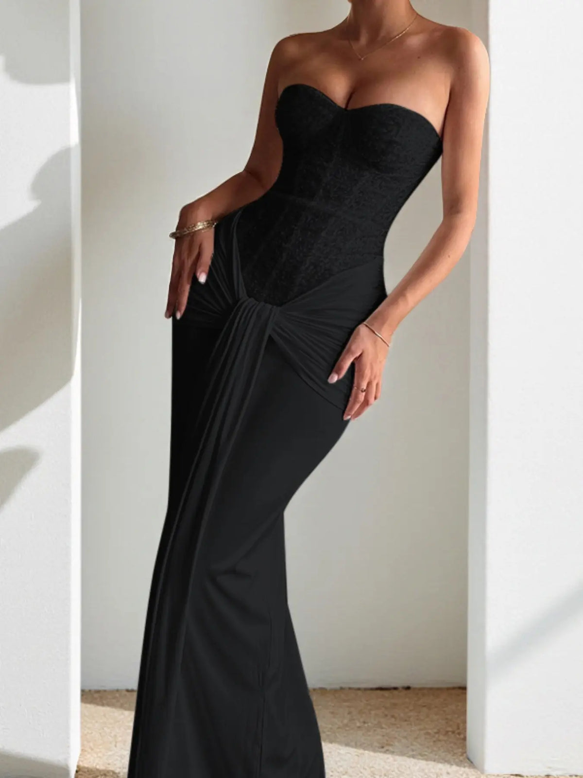 Robe Longue Bustier Ajustée – Robe Habillée Minimaliste et Chic
