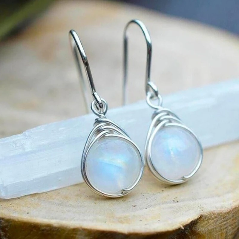 Boucles d’Oreilles Raffinées Goutte Argent Serties de Pierre de Lune