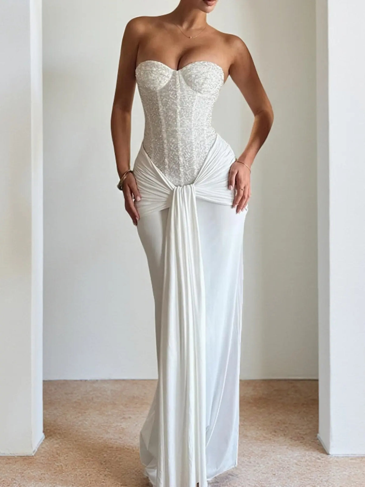 Robe Longue Bustier Ajustée – Robe Habillée Minimaliste et Chic