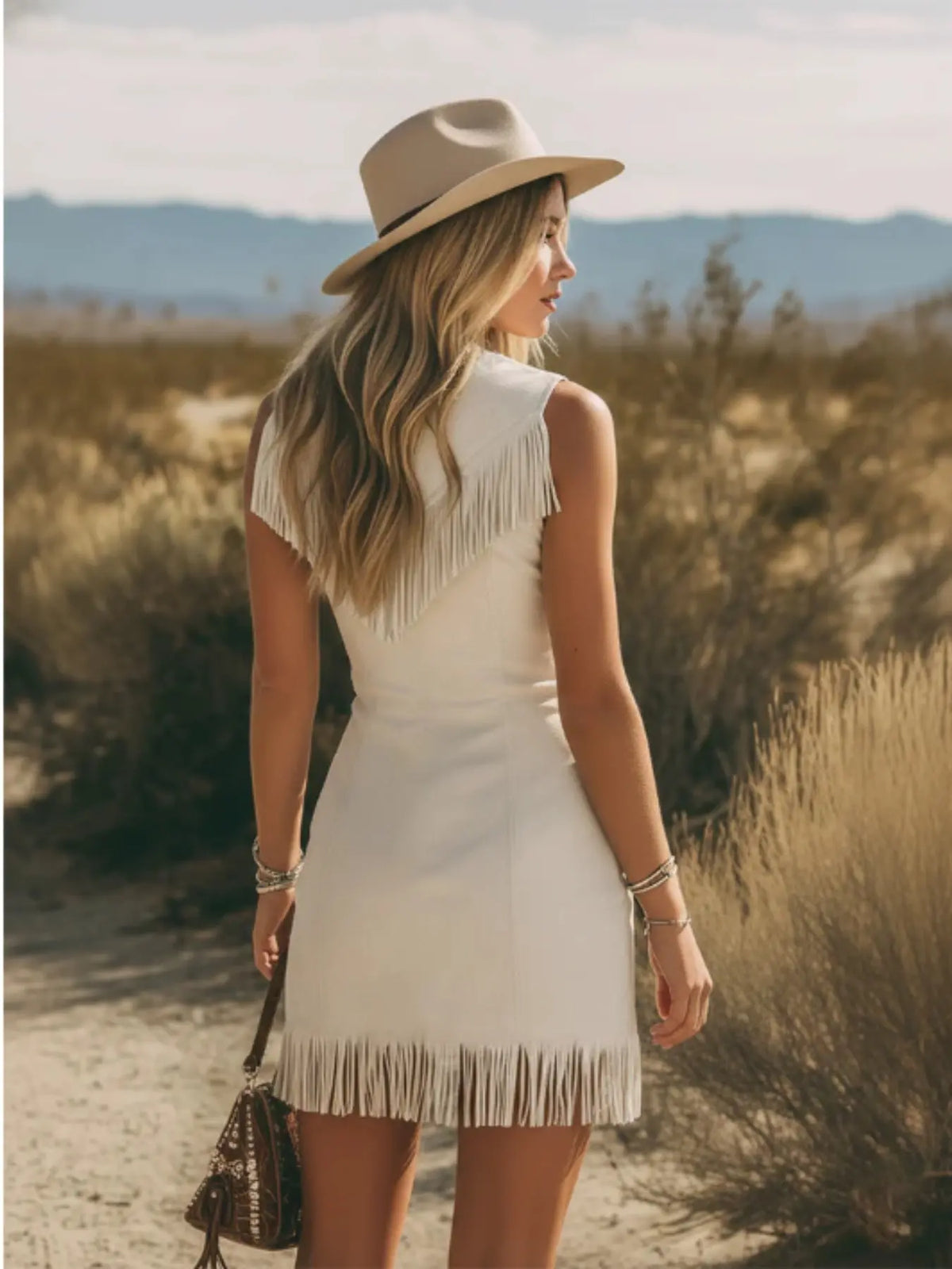 Robe Moulante en Suédine à Franges – Style Western Bohème Zippée