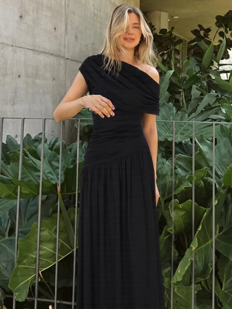 Robe Asymétrique Drapée – Robe de Soirée Élégante