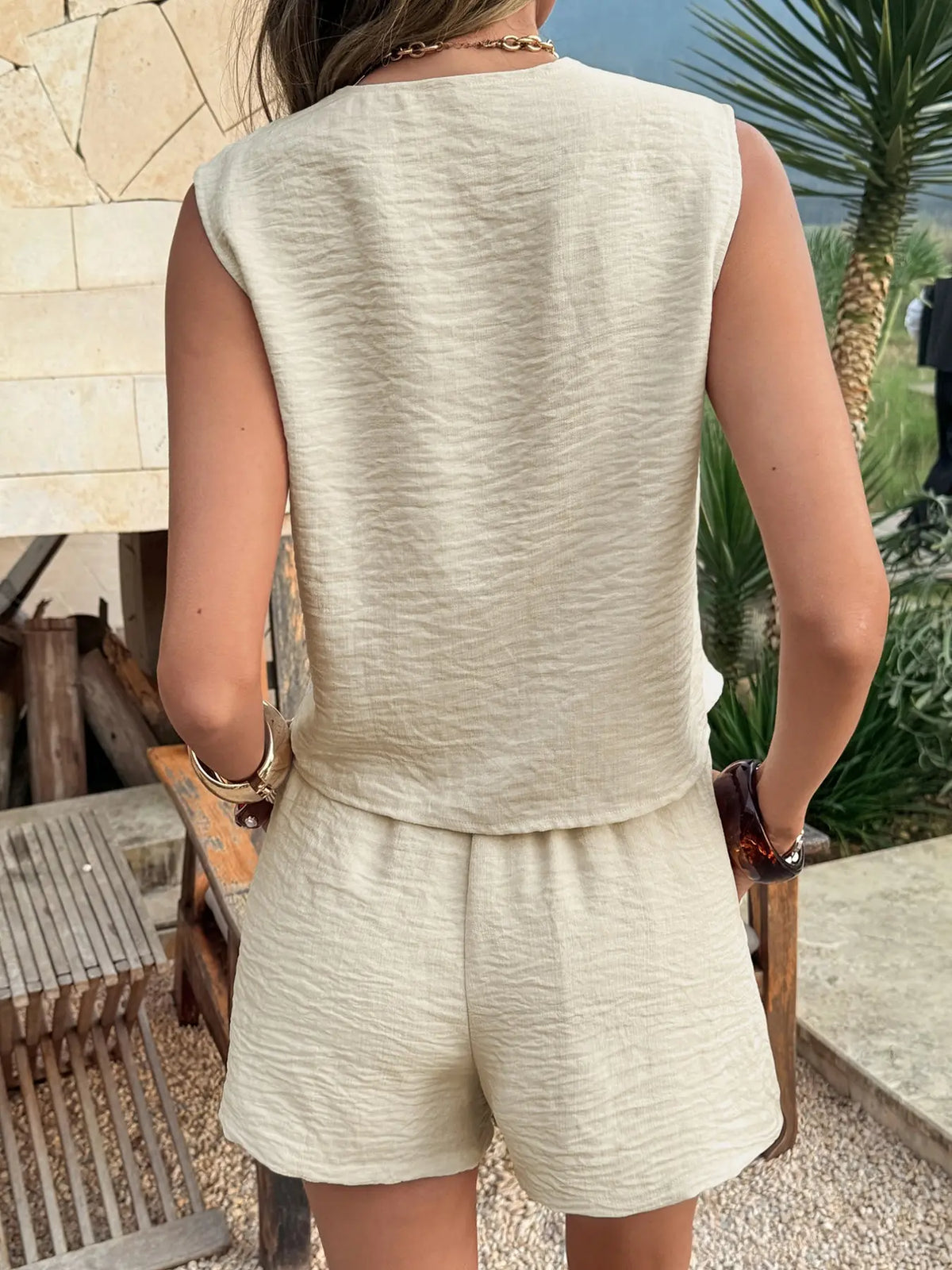 Ensemble Crop Top Col V Lacé et Short – Tenue d'Été Deux Pièces Décontractée
