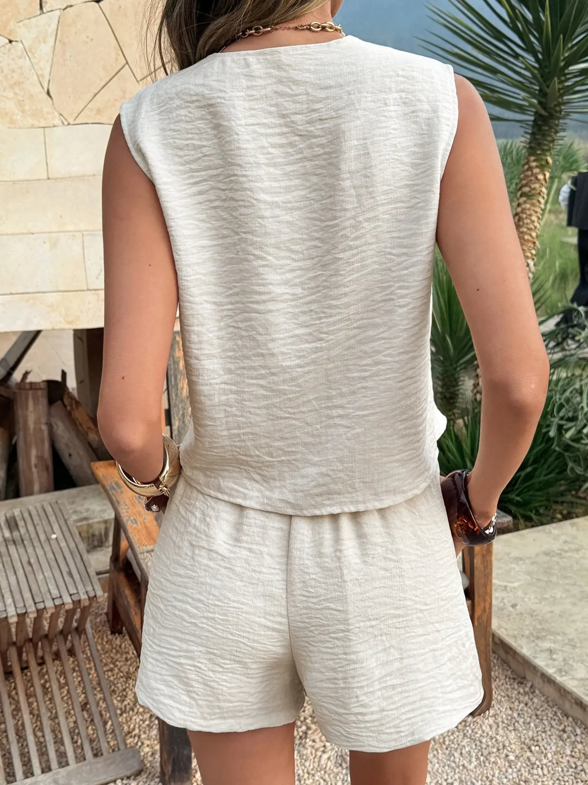 Ensemble Crop Top Col V Lacé et Short – Tenue d'Été Deux Pièces Décontractée