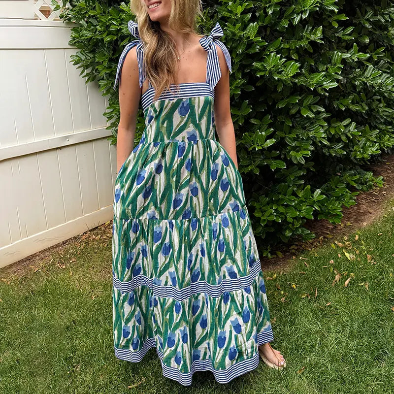 Robe Longue Bohème à Volants Fleurie – Robe d'Été Fluide sans Manches avec Poches