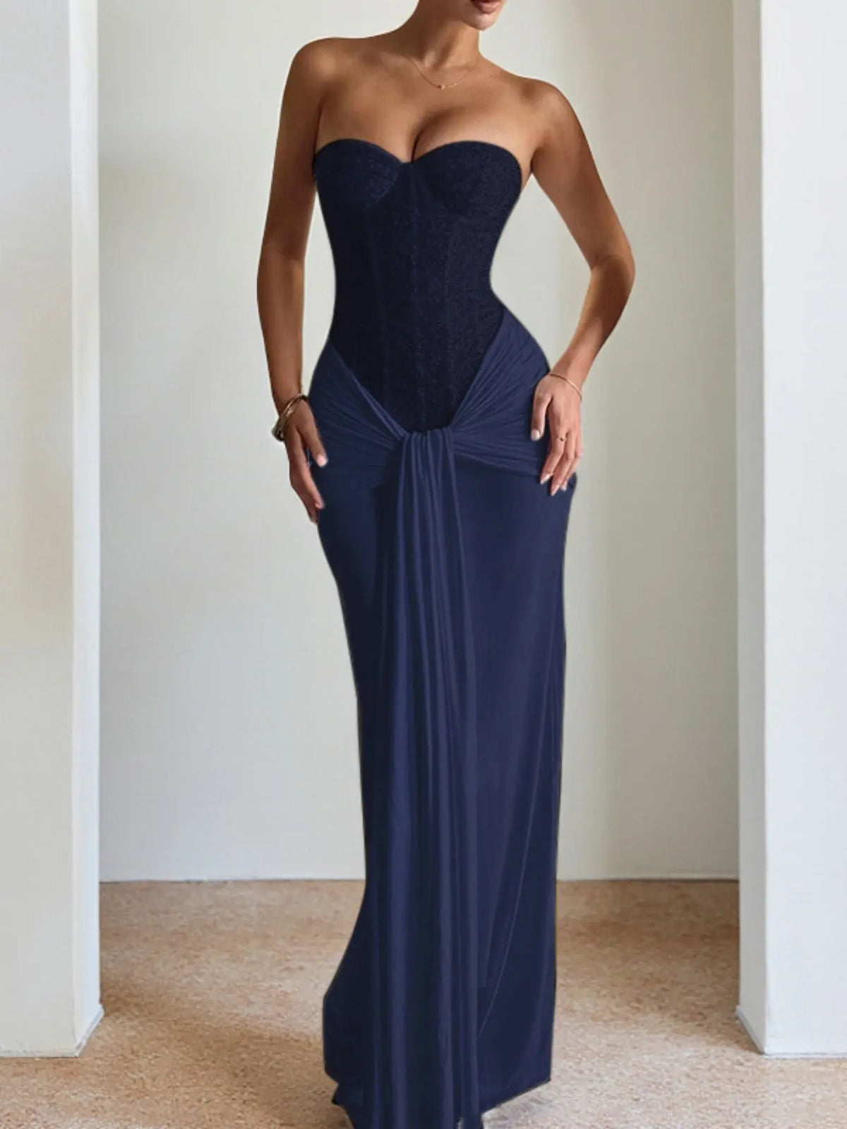 Robe Longue Bustier Ajustée – Robe Habillée Minimaliste et Chic