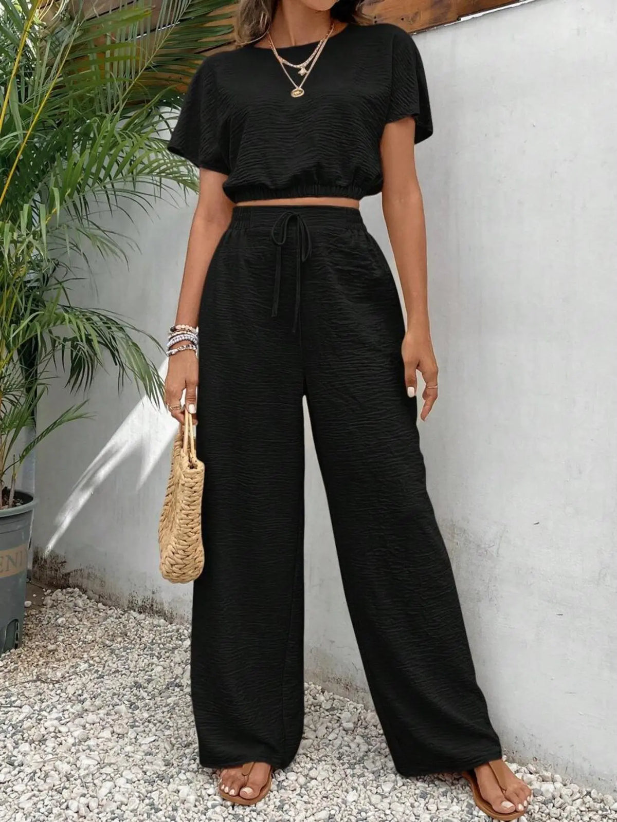 Ensemble Haut Col Rond et Pantalon Large – Deux Pièces à Cordon