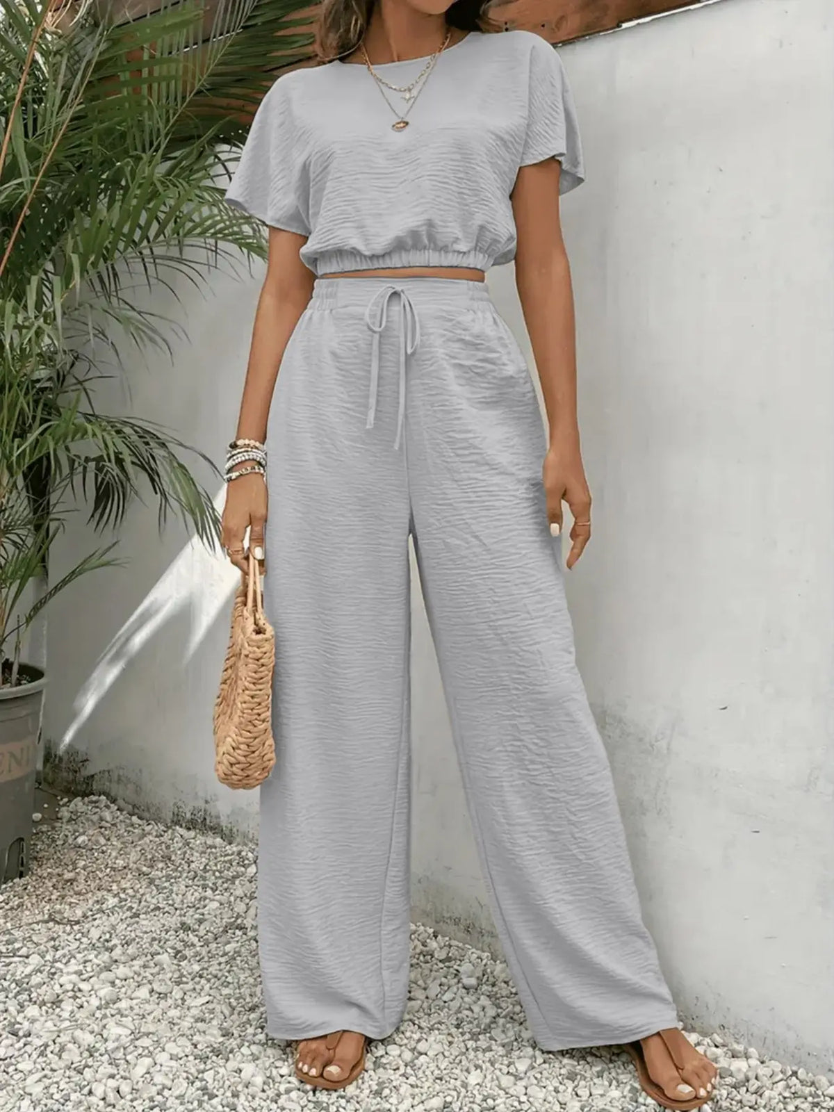 Ensemble Haut Col Rond et Pantalon Large – Deux Pièces à Cordon