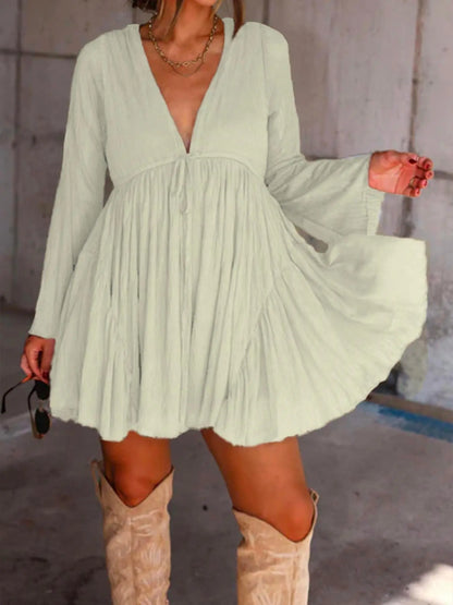 Robe Courte Col V à Manches Longues avec Short Intégré – Style Vintage Chic