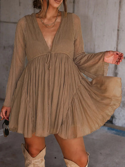 Robe Courte Col V à Manches Longues avec Short Intégré – Style Vintage Chic