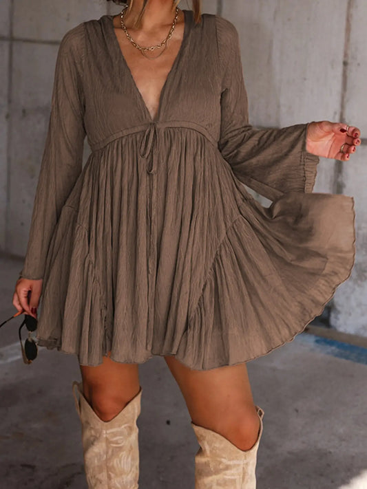 Robe Courte Col V à Manches Longues avec Short Intégré – Style Vintage Chic