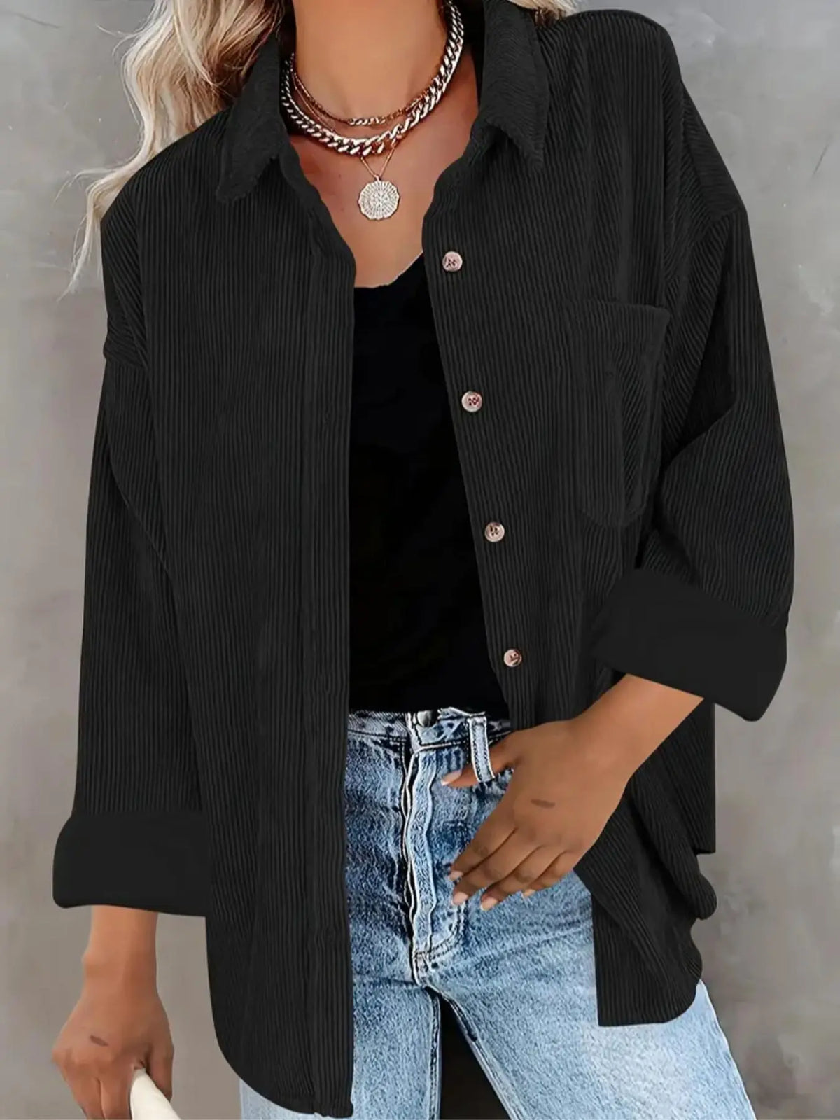 Chemise en Velours Côtelé Boutonnée – Coupe Oversize à Manches Longues