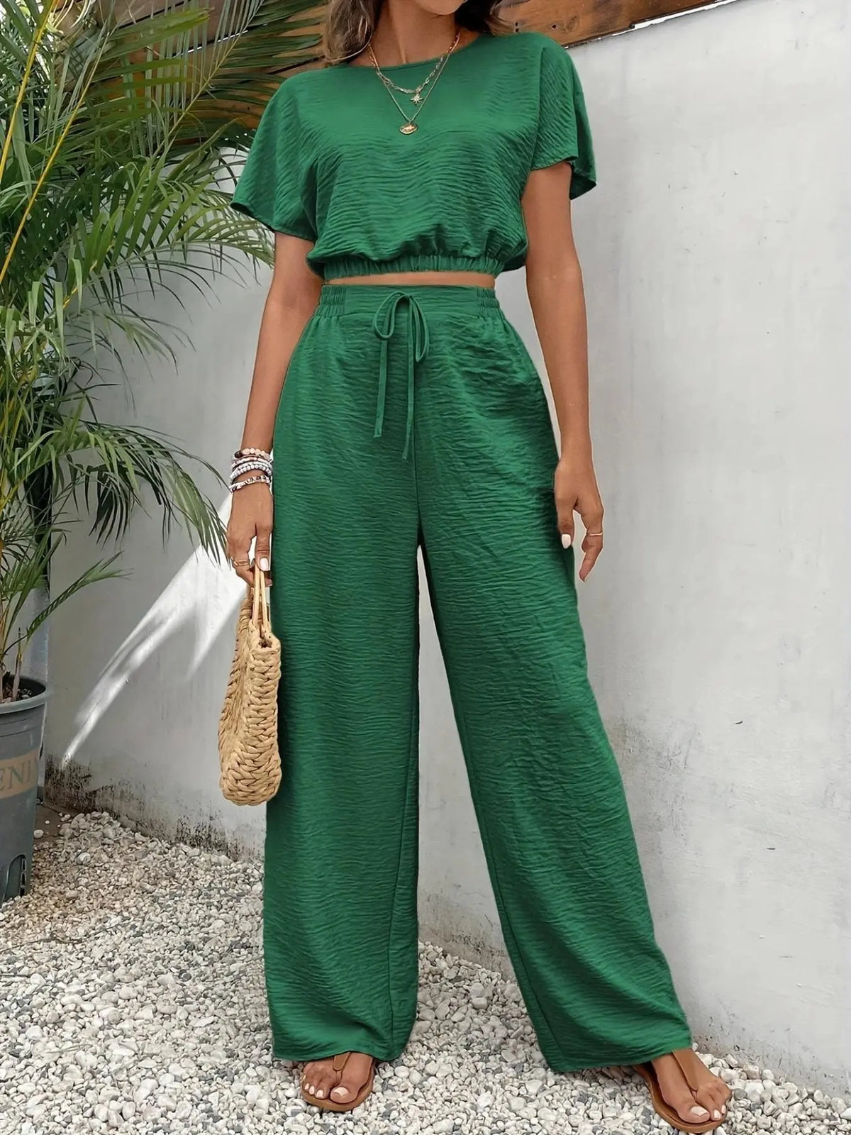 Ensemble Haut Col Rond et Pantalon Large – Deux Pièces à Cordon