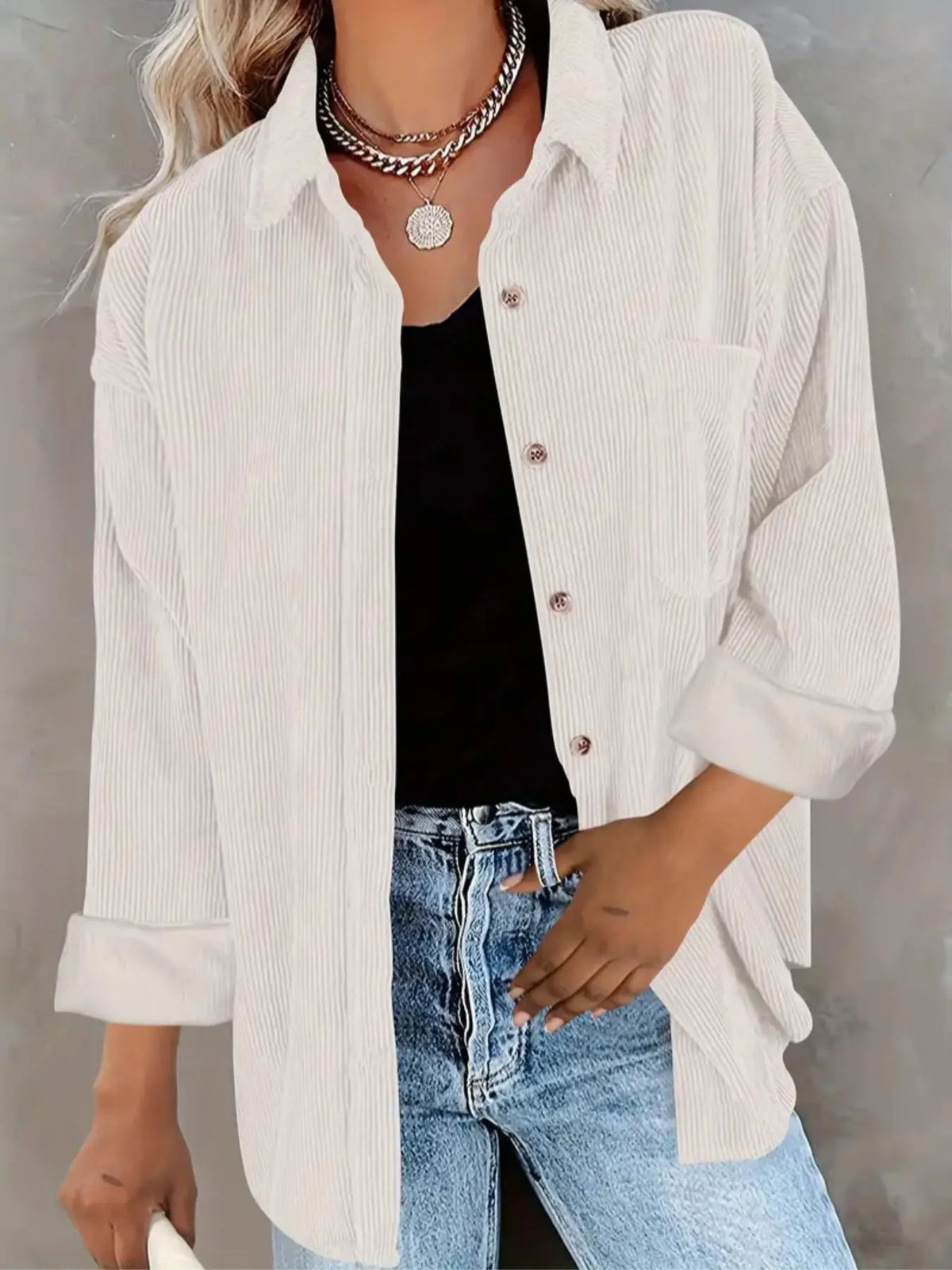 Chemise en Velours Côtelé Boutonnée – Coupe Oversize à Manches Longues