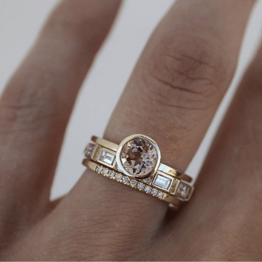 Bague Vintage Ornée d’un Zirconium Doré