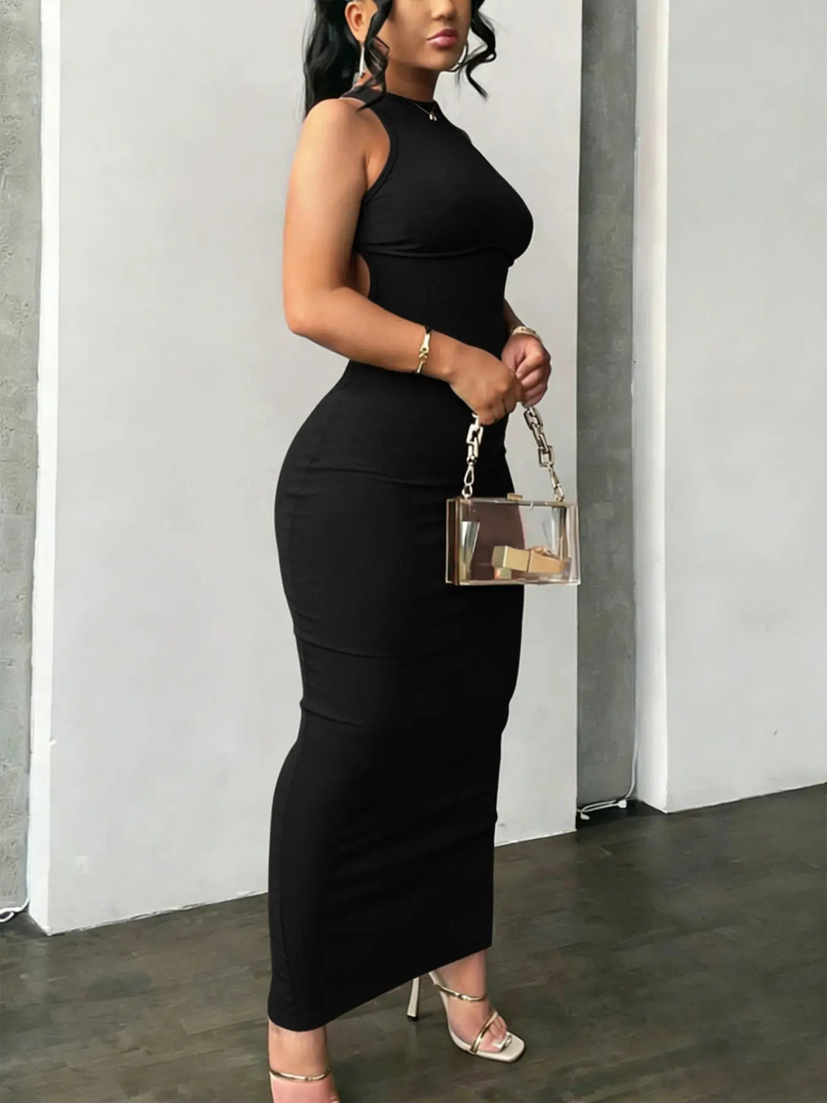 Robe Longue Moulante Dos Nu Croisé – Col Rond avec Découpes
