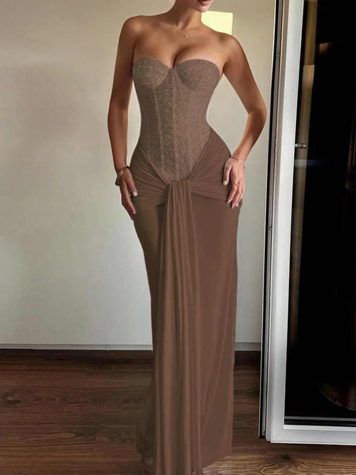 Robe Longue Bustier Ajustée – Robe Habillée Minimaliste et Chic