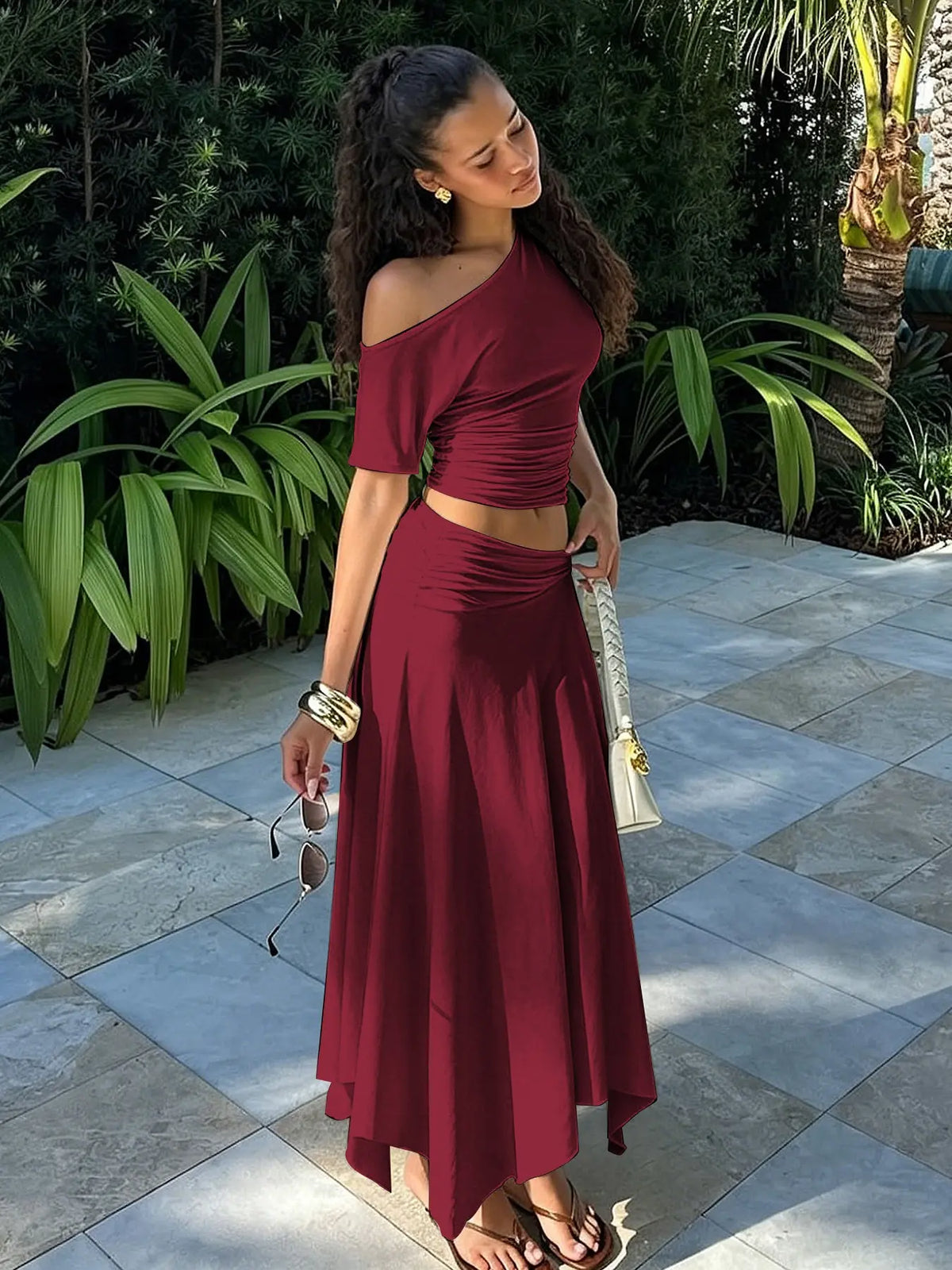 Ensemble Top Asymétrique Drapé et Jupe Moulante – Tenue de Soirée Deux Pièces