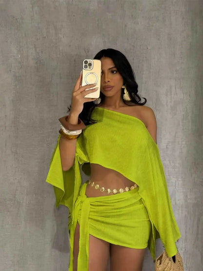 Ensemble Crop Top Épaules Dénudées et Jupe Moulante – Tenue de Vacances