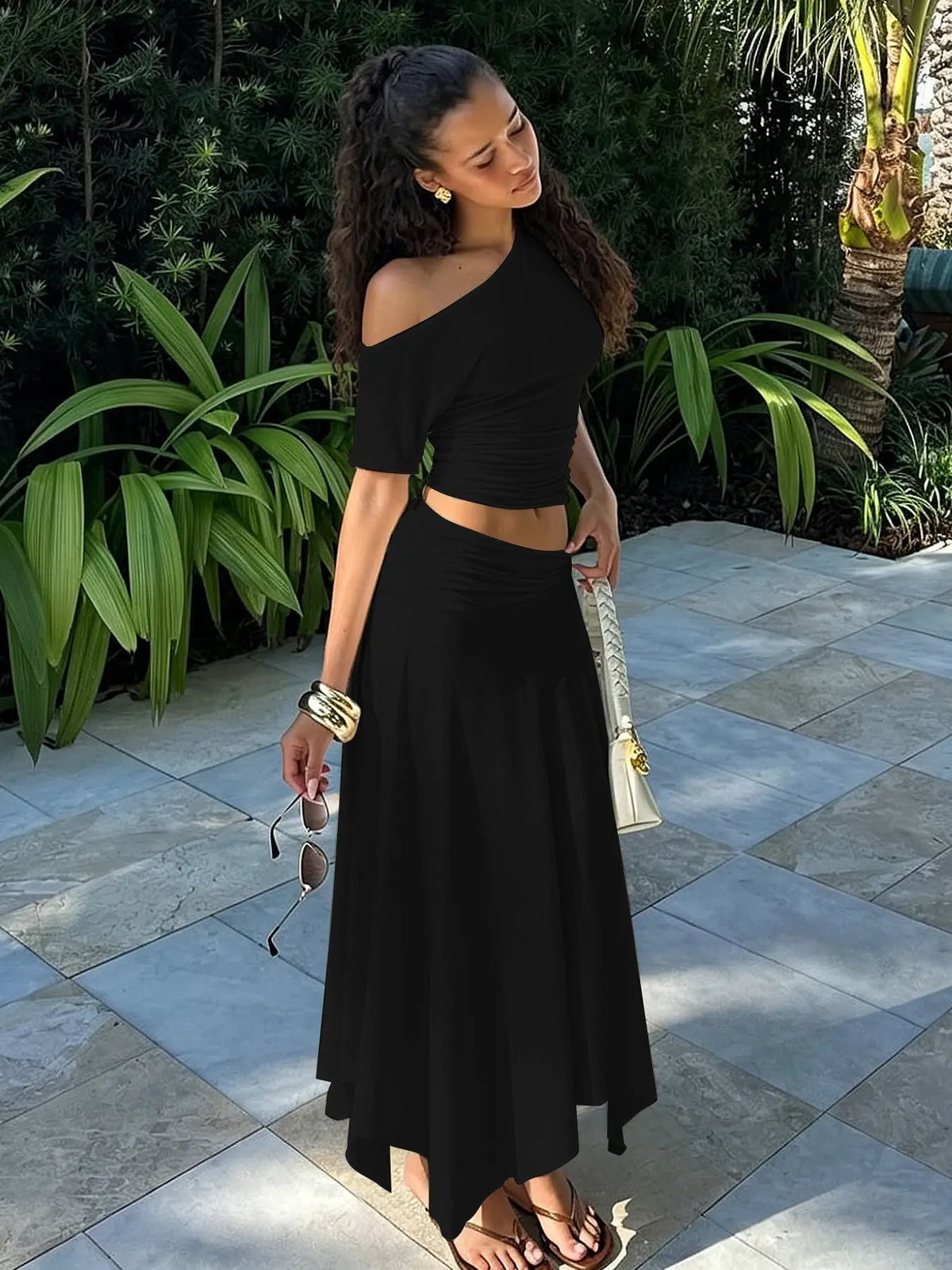 Ensemble Top Asymétrique Drapé et Jupe Moulante – Tenue de Soirée Deux Pièces