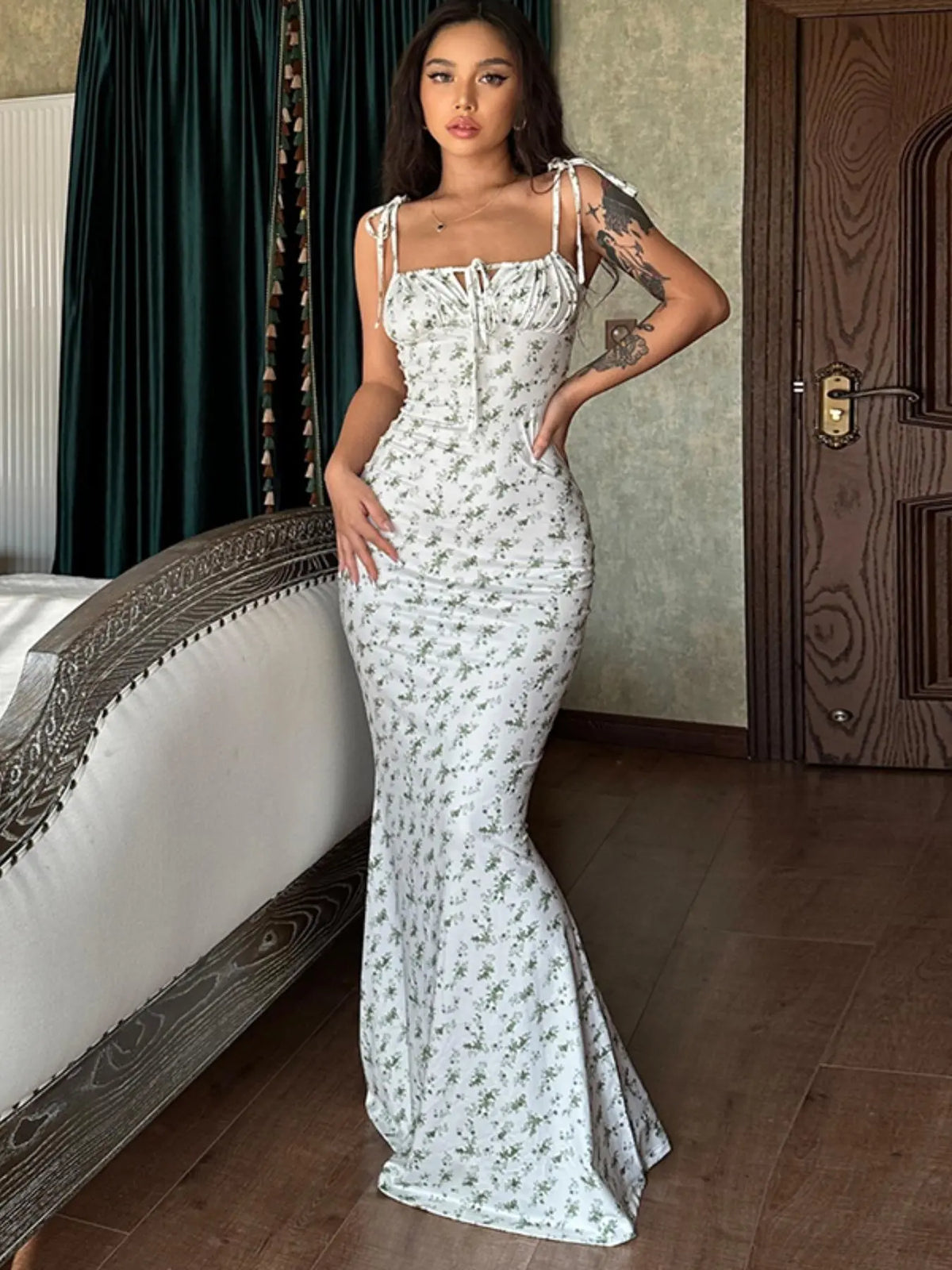 Robe Longue Sirène Fleurie Dos Nu – Bretelles à Nouer, Coupe Moulante