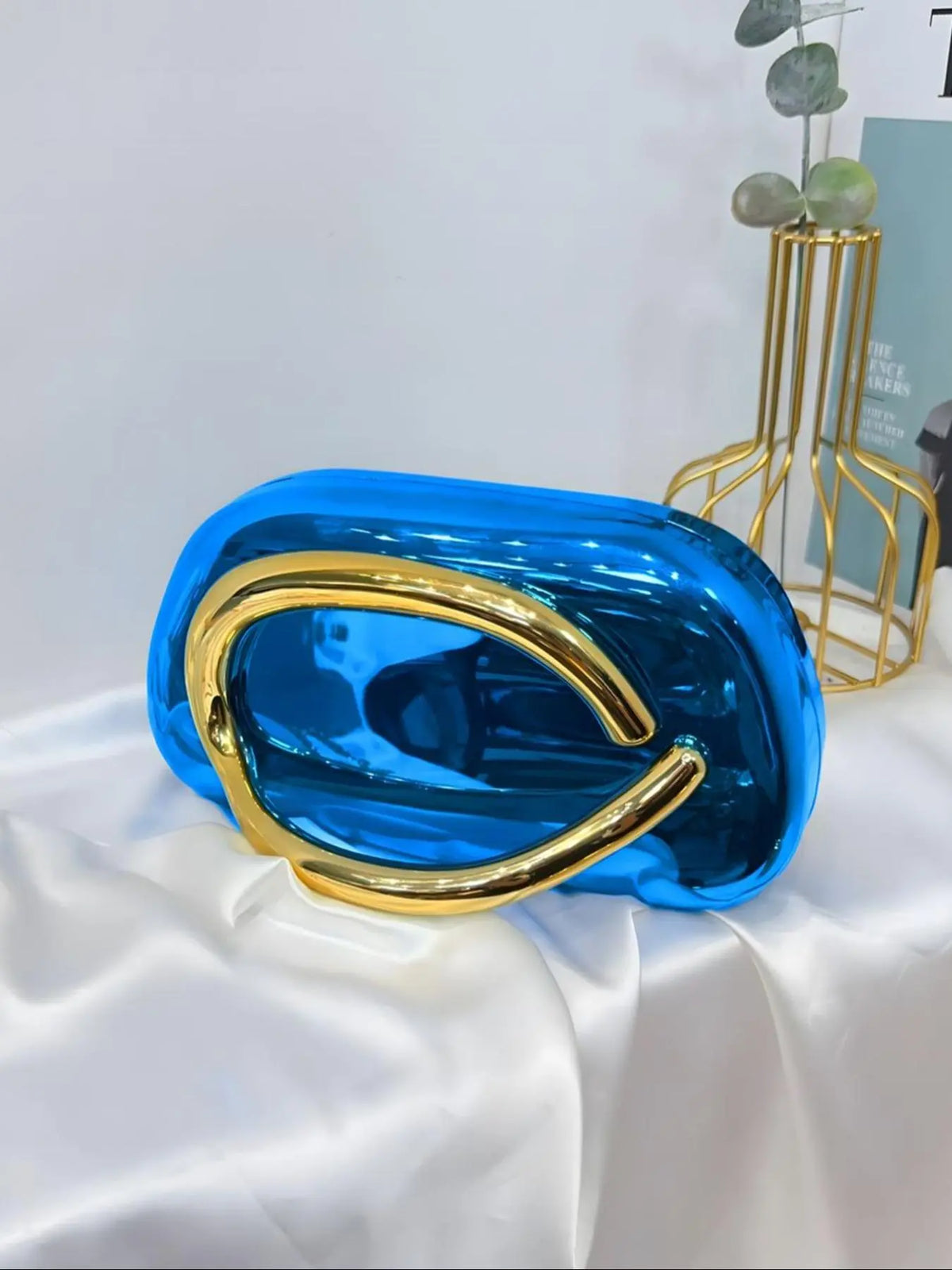 Pochette de soirée à chaîne en bleu brillant