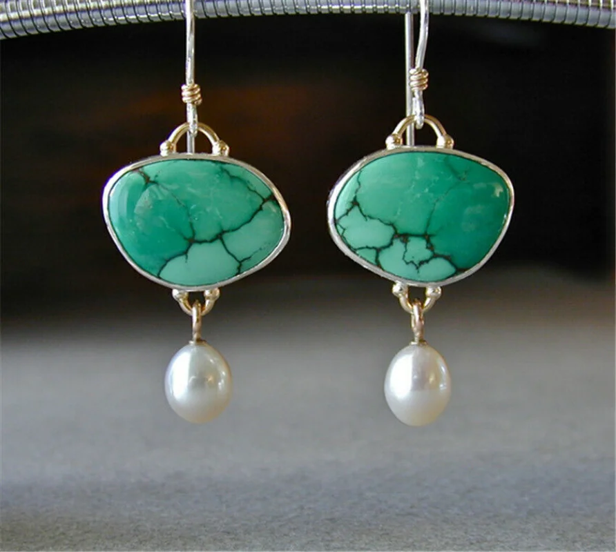Boucles d’Oreilles Vintage Ornées de Turquoise et de Perles