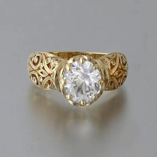 Bague en Or Ornée d’un Cristal Blanc
