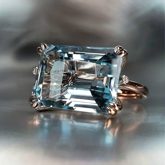 Bague Vintage Ornée d’un Cristal Bleu Incrusté