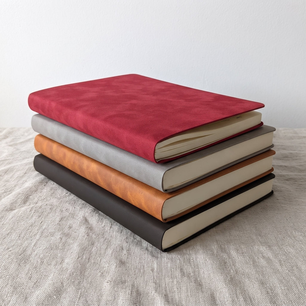 Cahier A4 Extra-Épais en Similicuir PU – Journal à Ouverture à Plat avec Marque-Page Ruban